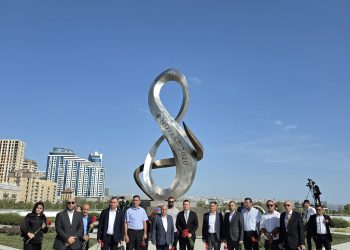 Milli Cəbhə Partiyası Hərbi Memorial Məzarlığı ziyarət edib-Fotolar