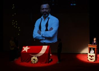 Aktyor Serhat Kılıç son səfərinə yola salınıb
