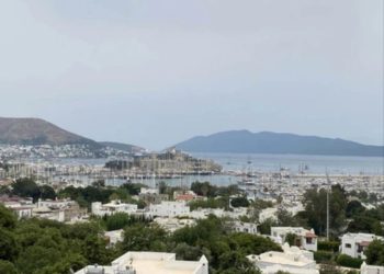 Türkiyə otelində rus və ukraynalı turistlər dava edib