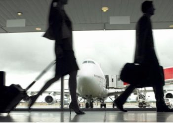 9 Avropa ölkəsi hava limanlarında xaosdan sonra giriş-çıxış sistemini təxirə salıb