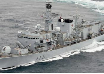 Britaniya donanmasında qalmaqal: 143 milyon funt sterlinqlik gəmi təcrübəçiyə həvalə edilib
