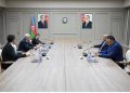 Baş Nazir Əli Əsədov Beynəlxalq Üzgüçülük Federasiyasının prezidenti ilə görüşdü