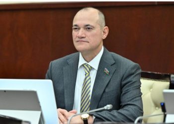 Razi Nurullayev:”Geyim məsələsini süni şəkildə dini qarşıdurmaya çevirmək yolverilməzdir”