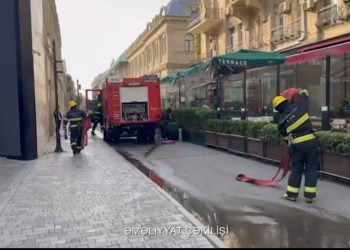 Bakının mərkəzində restoran yandı – Video