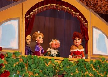 “Gözəl və Bədheybət” yenilənmiş səhnə tərtibatı ilə yenidən Kukla Teatrında – FOTO